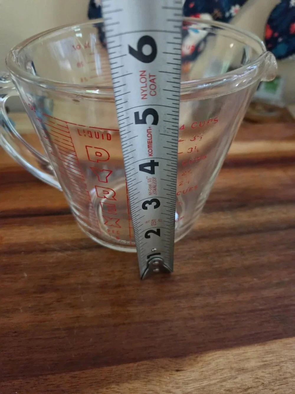 vintage Pyrex 4 cup measuring cup classic red lettering